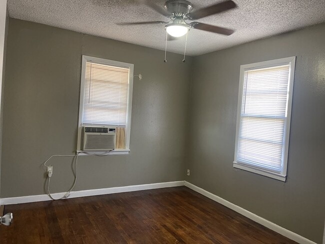 Building Photo - 2103 Beverly St