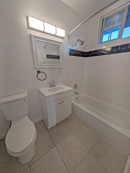 Building Photo - 4402 Mammoth Ave