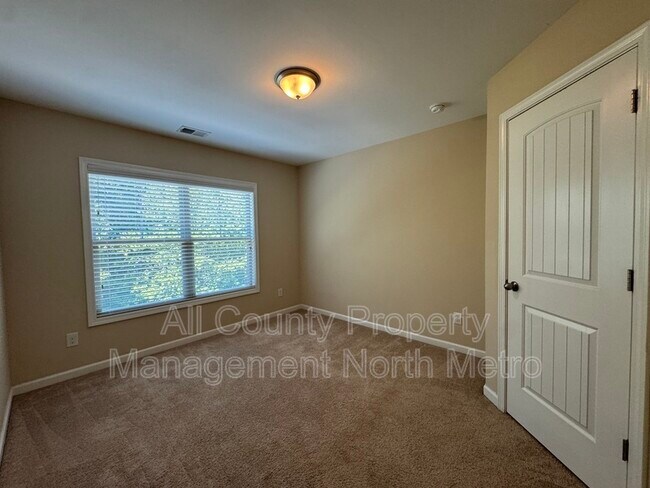 Building Photo - 837 Ivy Vine Pl
