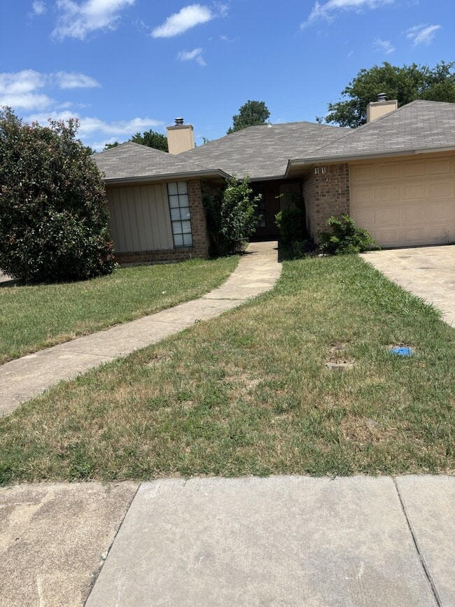 Building Photo - 121 Wildwood Dr