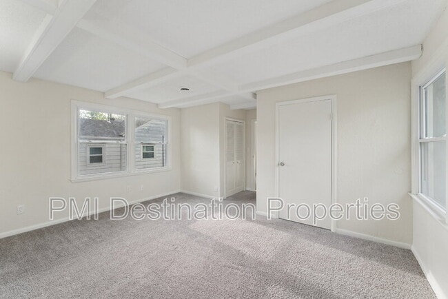 Building Photo - 5026 Locust Ave