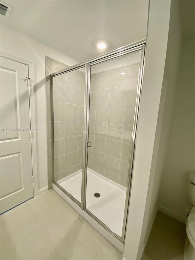Building Photo - 5971 Pickering Dr