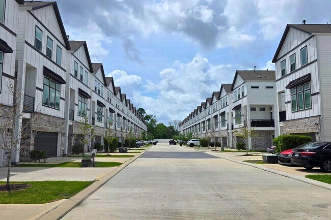 Building Photo - 5342 Donovan Gdns Ln