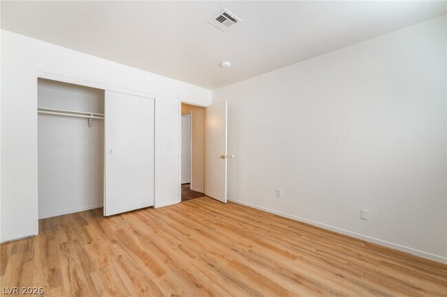 Building Photo - 1611 E Harmon Ave