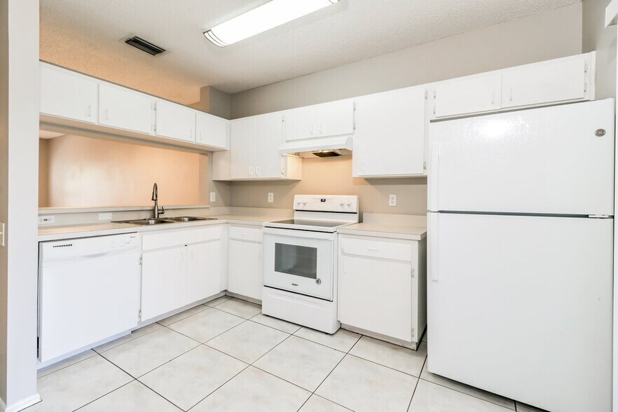 Building Photo - 6333 Bayside Key Dr