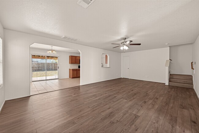 Building Photo - 1123 Desert Springs Ln