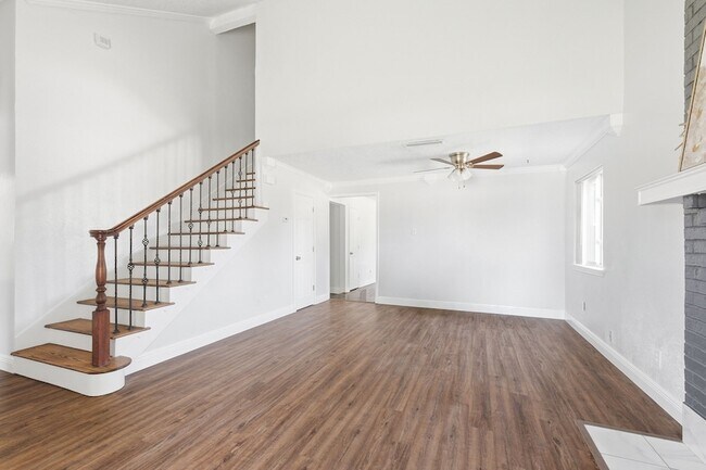 Building Photo - 2930 Lancer Ln