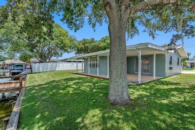 Building Photo - Waterfront home - Palm Harbor