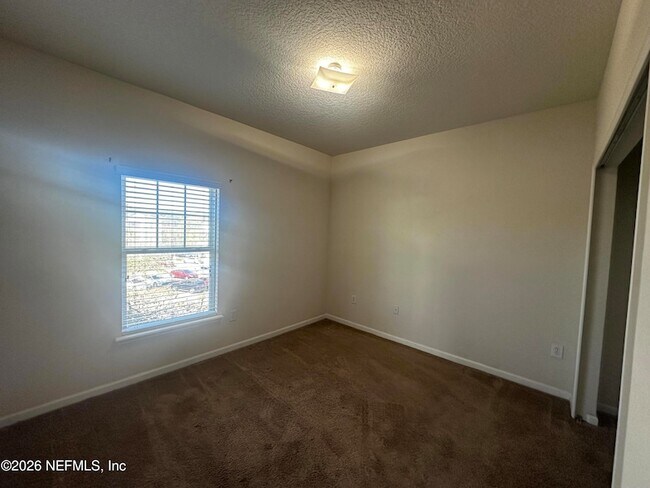 Building Photo - 8201 Green Parrot Rd