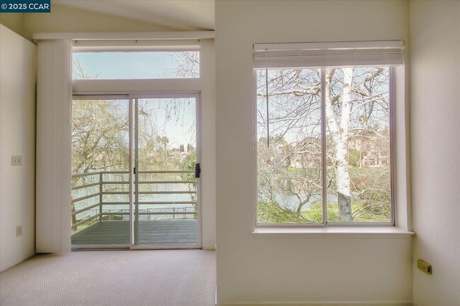 Building Photo - 5070 E Lakeshore Dr