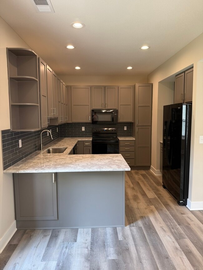 Building Photo - 8536 Kickapoo St