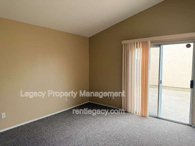 Building Photo - 7733 Robinette Rd