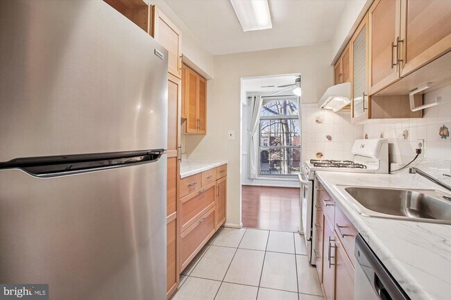 Building Photo - 3356 Woodburn Rd