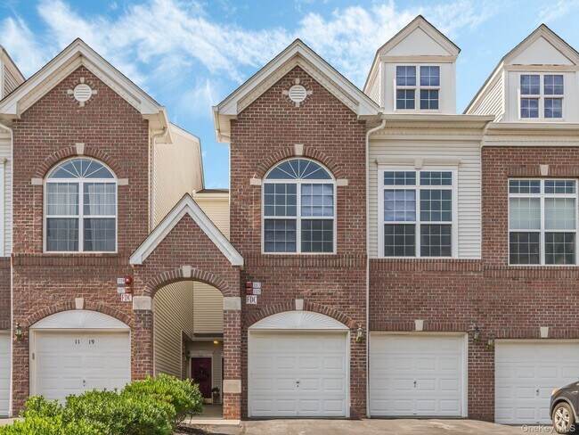 Primary Photo - 1115 Balsam Dr