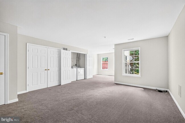 Building Photo - 9743 Quiet Brook Ln
