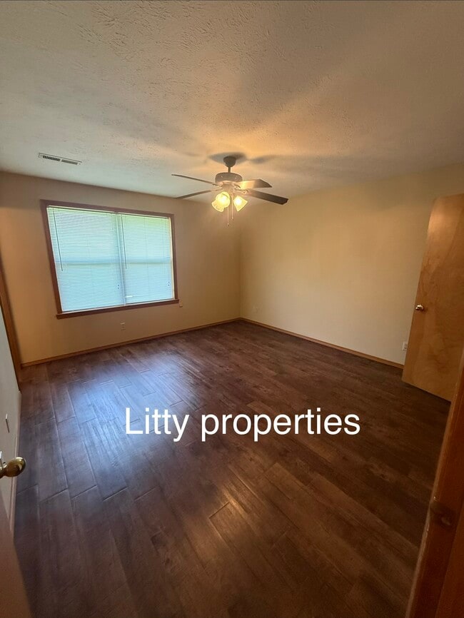 Building Photo - 1505 Stonebrook Ct