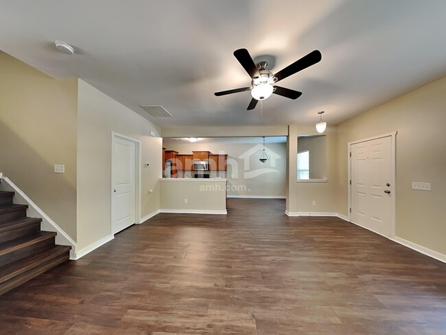 Building Photo - 4940 Ballantine Dr