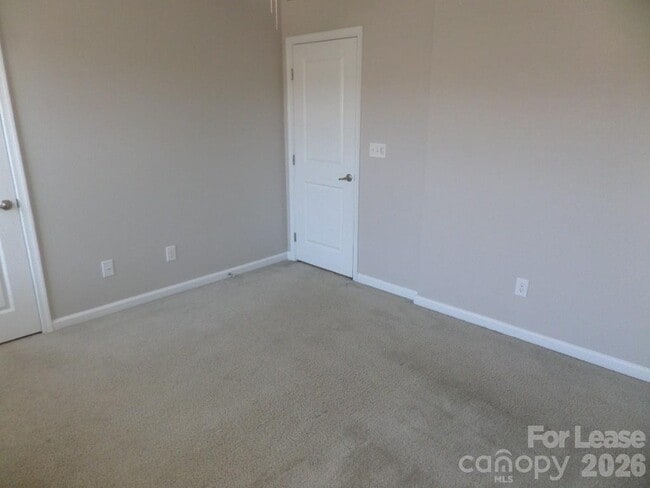 Building Photo - 3339 Major Samuals Way