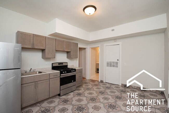 Building Photo - 1255 N Harding Ave