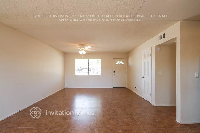 Building Photo - 955 S Pioneer