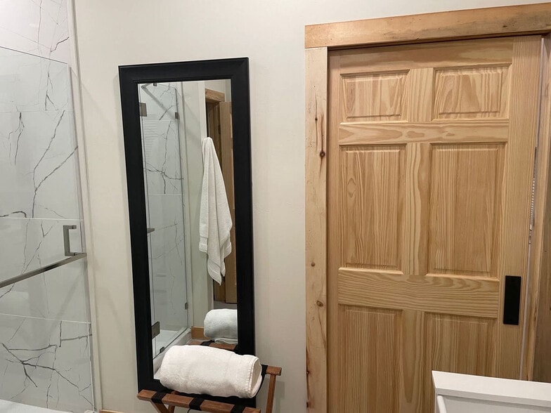 Building Photo - 21461 CO-140