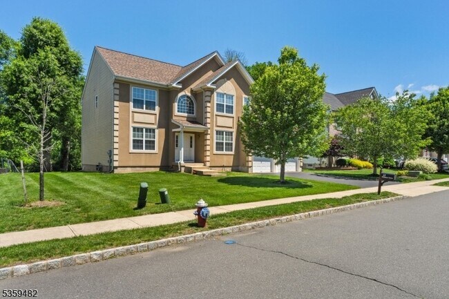 Building Photo - 13 Goldstar Dr