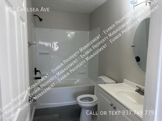 Building Photo - 955 Chelsea Ave