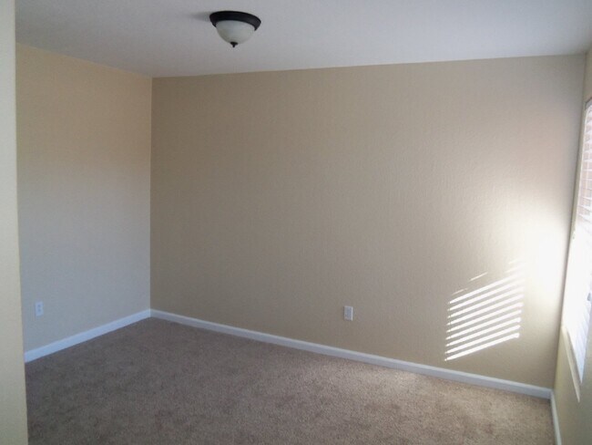 Building Photo - Highlands Ranch Condo 3 Bed 2 bath (46CO#201)
