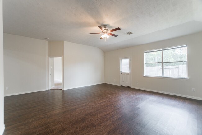 Building Photo - 25531 Forest Springs Lake