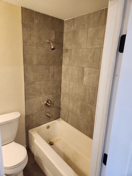 Bathroom #2 - 611 E Highway 11