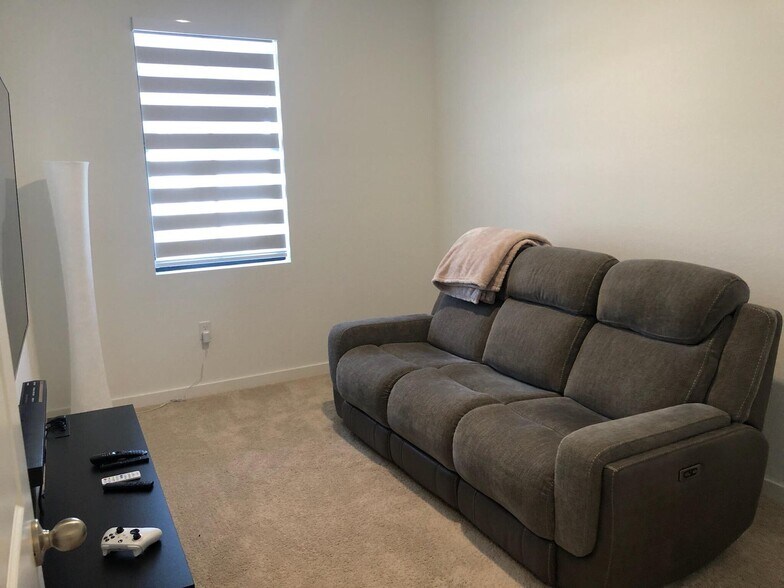 Building Photo - 939 NW 3rd Ter