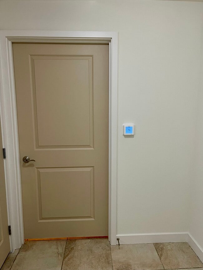 Building Photo - 1080 Park Blvd