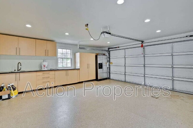 Building Photo - 2704 Doverton Square
