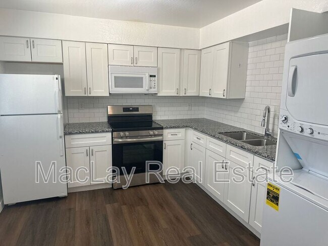 Building Photo - 2918 E Roeser Rd