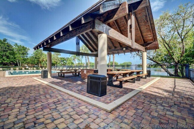 Building Photo - 10798 Cypress Bend Dr