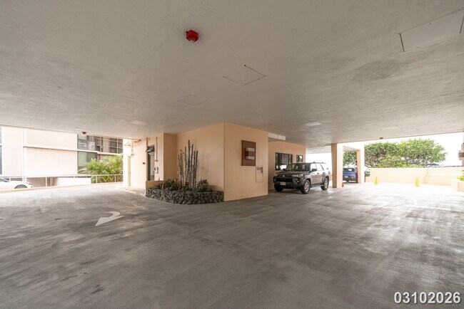 Building Photo - RARELY AVAILABLE FULLY FURNISHED CORAL STRAND CONDO IN WAIKIKI 1BR/1BA/1PKG