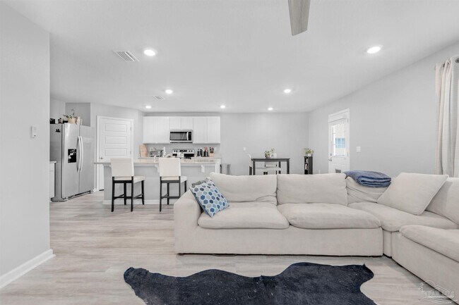 Building Photo - 8686 Pathstone Blvd