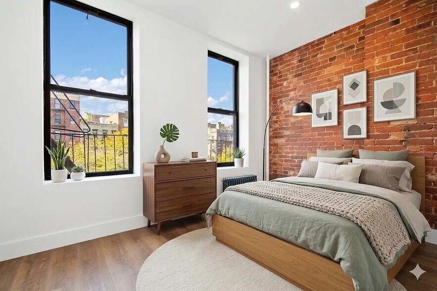 Building Photo - 130 Allen St