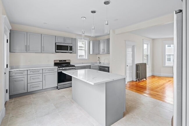 Building Photo - 57 Yale St