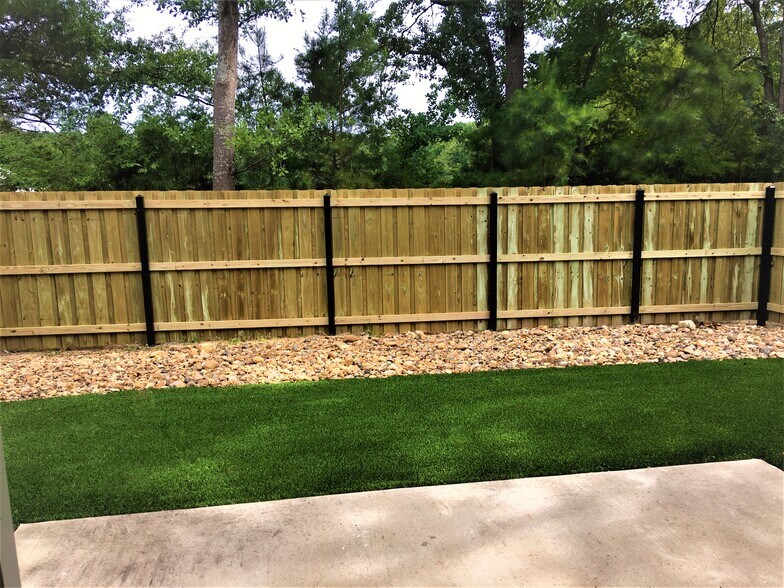 Fenced Backyard - 10649 Brothers Ln
