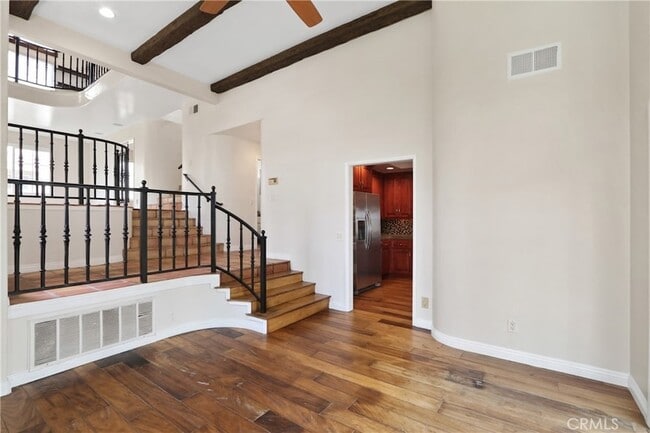 Building Photo - 6031 Shadowbrook Cir