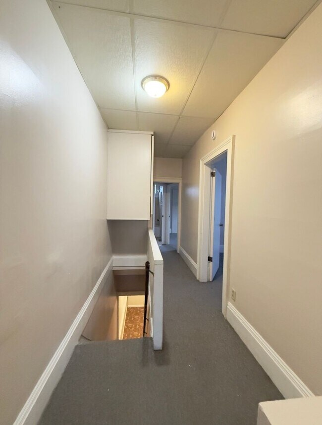 Building Photo - KEE - 909-911 N 10th