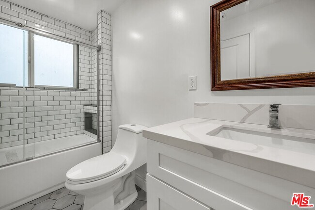 Building Photo - 9848 Portola Dr