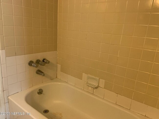 Building Photo - 453 Bentwood Ln