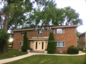 Building Photo - 5327 N Mohawk Ave