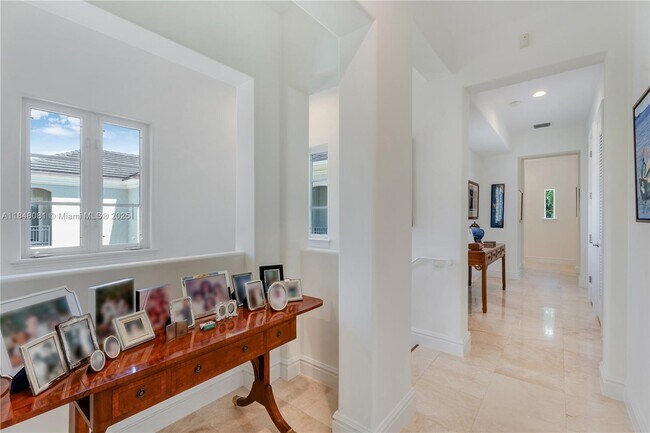 Building Photo - 10175 SW 75th Pl