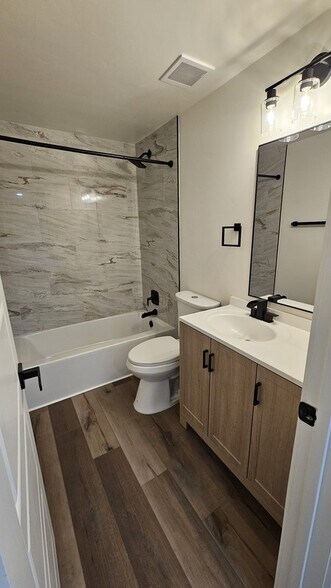 Building Photo - 9073 Elmhearst Dr