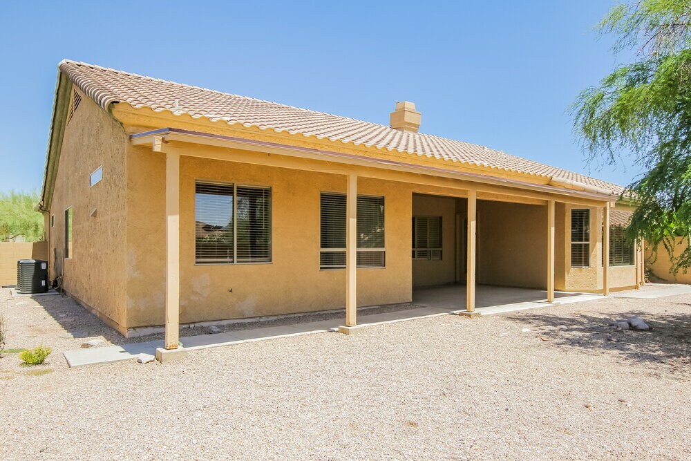 Building Photo - 17731 W Smt Dr