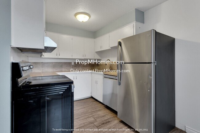 Building Photo - Charming Two Bedroom Unit in the Heart of ...