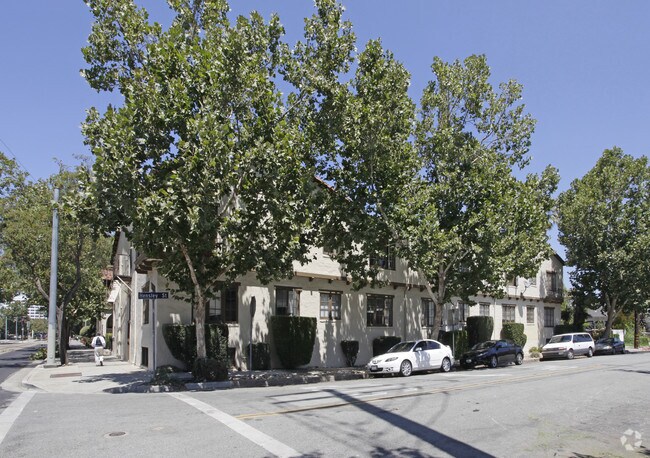 Building Photo - Mission Court Apartments